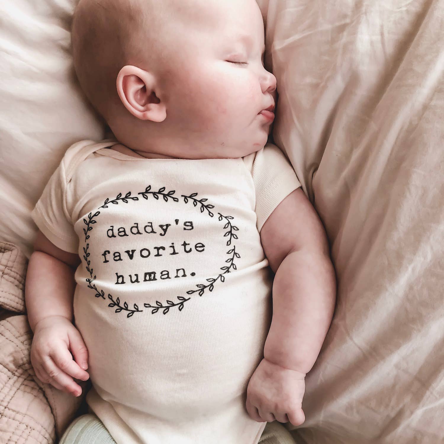 Daddys Favorite Human Organic Cotton Bodysuit | Short Sleeve