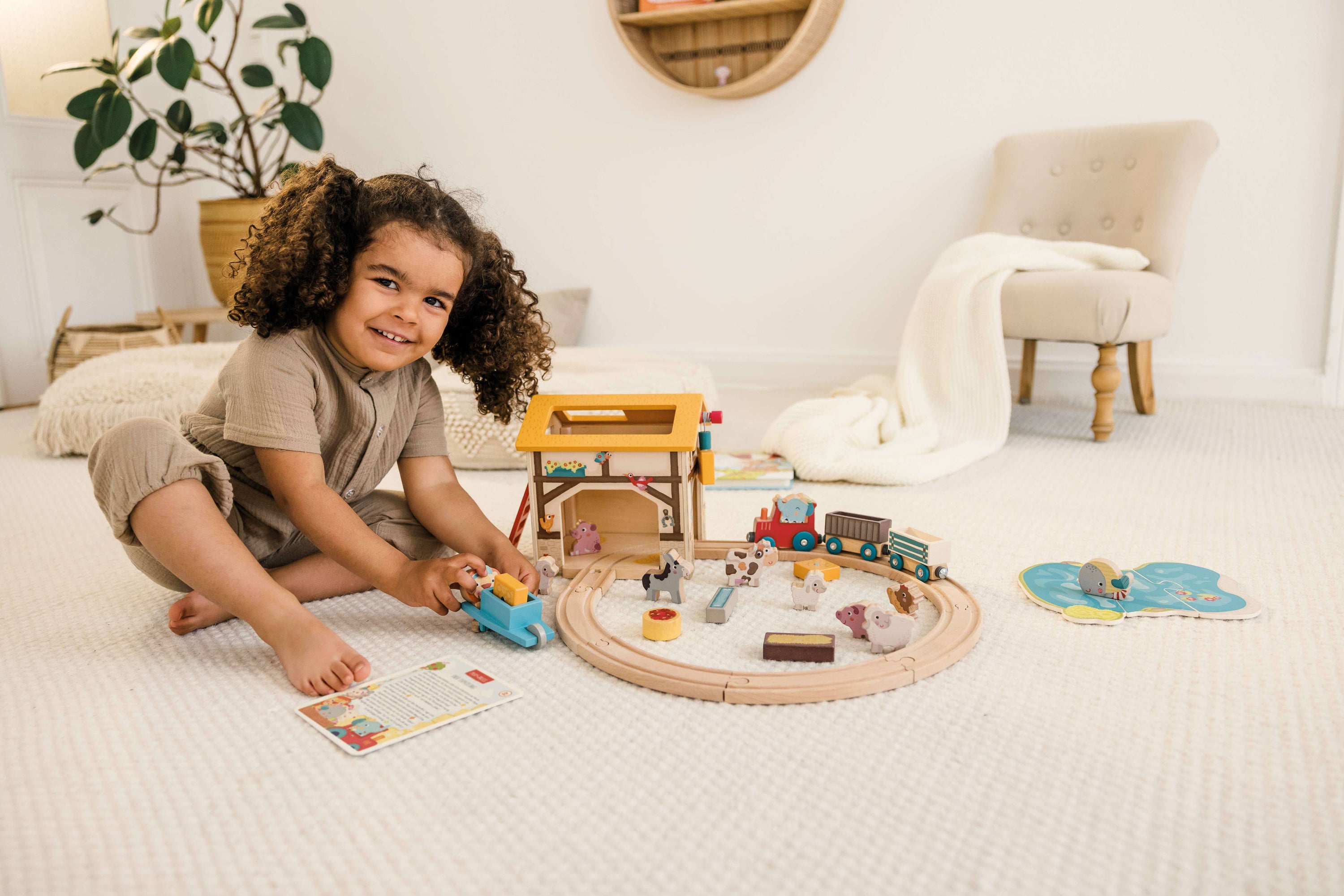 Farm Play World with Wooden Train Tracks [24+ Months]